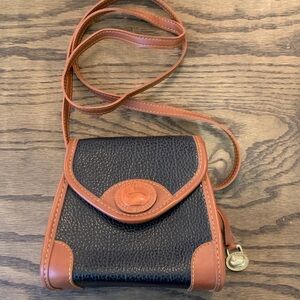 Vintage Dooney & Bourke crossbody bag